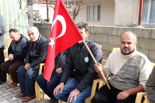 Kucağındaki Yetim Torununa Alışveriş Yaparken Roketin Hedefi Oldu YPG'li Teröristlerin Saldırısında Can Veren Yaşlı Adam, Kucağında Torunuyla Alışveriş Yapıyormuş
