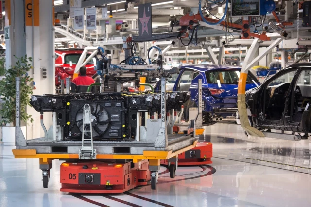 Seat 125 Robot İşçi Üretim Süresini Yüzde 25 Kısaltıyor