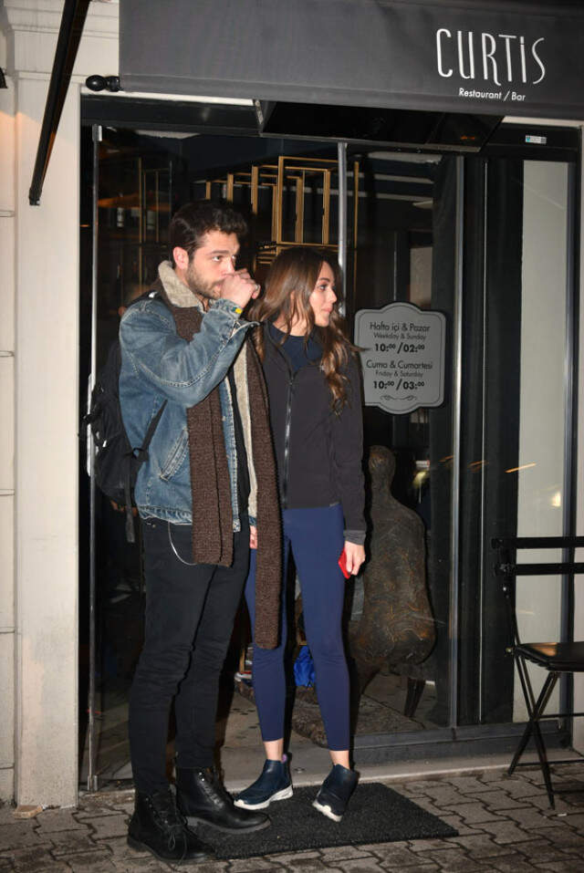 Dilan Çiçek Deniz, Oyuncu Furkan Andıç ile İlk Kez El Ele Görüntülendi