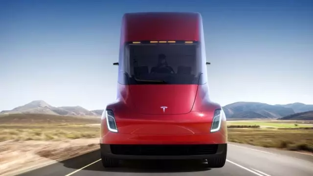 Tesla Ürettiği Kamyonu Yollarda Denemeye Başladı