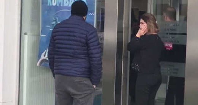 Başakşehir'de Güpegündüz <a class='keyword-sd' href='/banka/' title='Banka'>Banka</a> Soydular, Çalışanlar Şoka Girdi