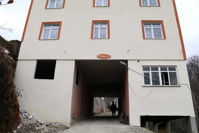 Yola Cami Yapılınca Rizeliler Çözümü Buldu, Caminin İçine Alt Geçit Yapıldı