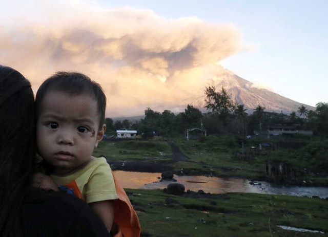 Mayon Yanardağı Civarından 60 Bin Kişi Tahliye Edildi