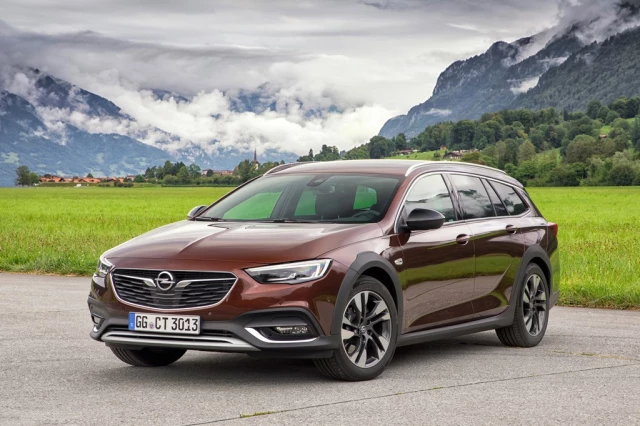 Yeni Opel Insignia Şimdiden 100 Bin Adet Sattı