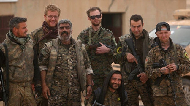 YPG Sözcüsü İtiraf Etti: ABD, İngiltere ve Almanya Vatandaşları PYD İçin Çatışmaya Giriyor