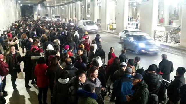 Taksim'de İnsan Seli! Alt Geçitte Otobüs Kuyruğu Oluştu