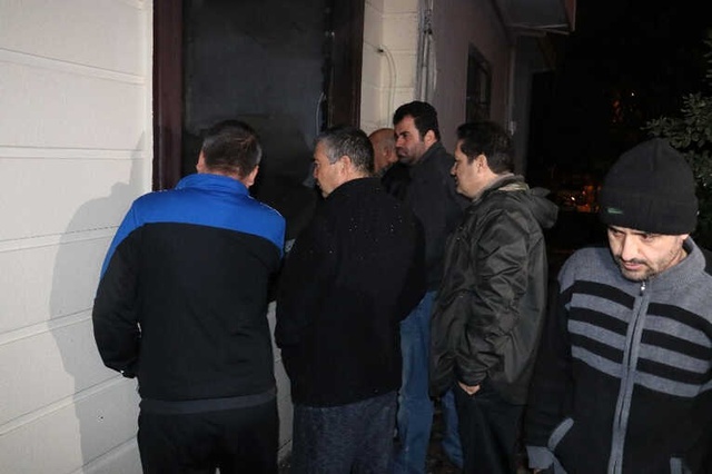 Klimadan Çıkan Yangın, Apartman Dairesini Küle Çevirdi