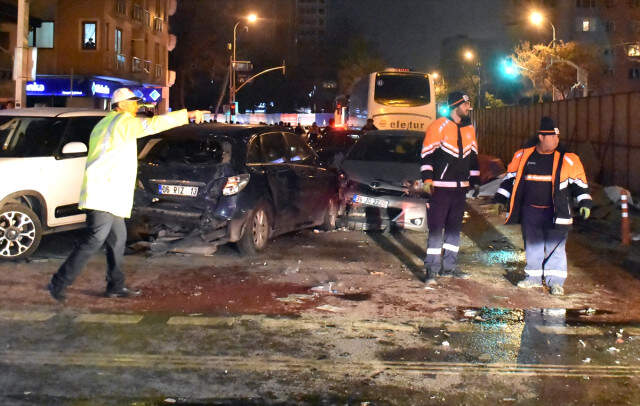 Kadıköy'de Zincirleme Kaza: 6 Kişi Yaralandı