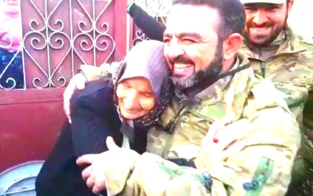 Üsteğmen Usta'nın Şehit Olduğu Köydeki Sivillere Yardım Eli