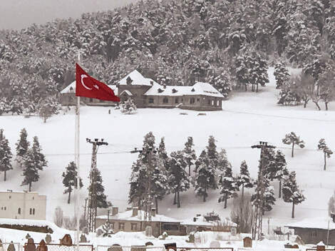Kars Buz Kesti, Bozulan Otomobili At Çekti