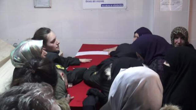 Şehit Eşini Üniformasıyla Karşıladı, Sözleriyle Yürekleri Dağladı: Kalk da Bana Gel