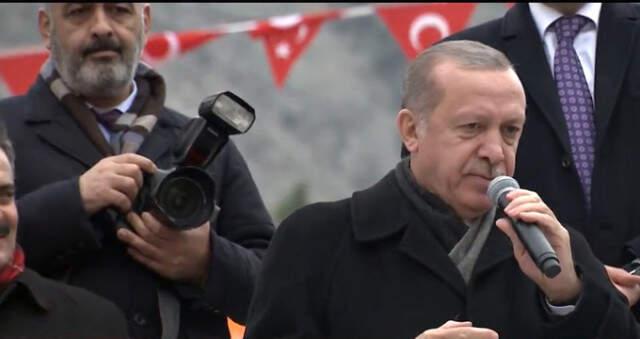 Zeytin Dalı Harekatı'nda Burseya Dağı YPG'den Alındı! Mehmetçik, Kuleye Türk Bayrağı Dikti