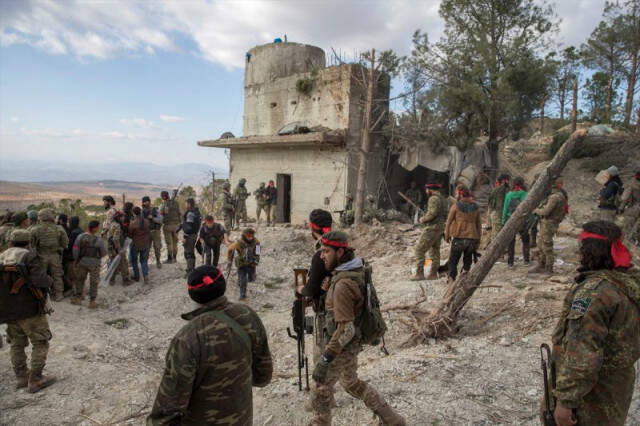 Burseya Dağı'ndaki Sığınaklara Giren Mehmetçik, Teröristlerin Kullandığı Cesaret Verici Hap Ele Geçirdi Burseya Dağı'ndaki Sığınaklara Giren Mehmetçik, Teröristlerin Kullandığı Cesaret Haplarını Ele Geçirdi