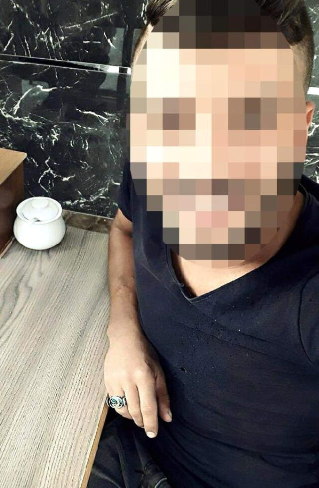 Düğün İptal Edilince Damat Otomobilin Önüne Atladı Düğün İptal Edilince Damat Otomobilin Önüne Atladı