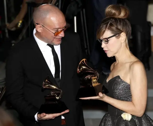 Grammy Ödül Törenine Bruno Mars ve Beyaz Güller Damga Vurdu