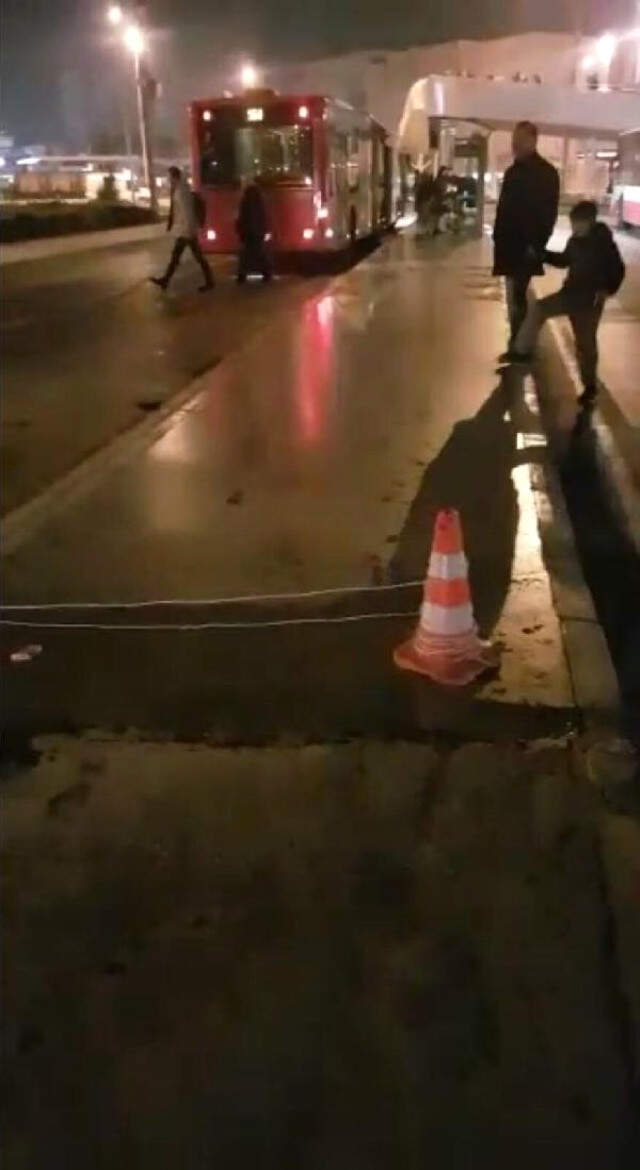 Kendi Düşen Genç, Başkaları Düşmesin Diye 1,5 Saat Nöbet Tuttu