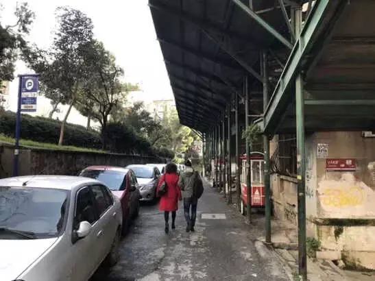 Taksim ve Beşiktaş'taki Metruk Binalar Tehlike Saçıyor