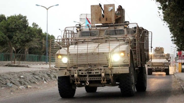 Yemen Başbakanı: Aden'de <a class='keyword-sd' href='/hukumet/' title='Hükümet'>Hükümet</a> Binalarını Ele Geçiren Ayrılıkçılar Darbe Peşinde