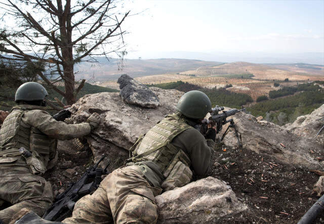 YPG'nin Elinden Alınan Burseya Dağı'na 8 Tank ve 12 Zırhlı Araç Gönderildi, Kule İnşa Ediliyor
