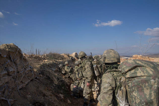 YPG'nin Elinden Alınan Burseya Dağı'na 8 Tank ve 12 Zırhlı Araç Gönderildi, Kule İnşa Ediliyor