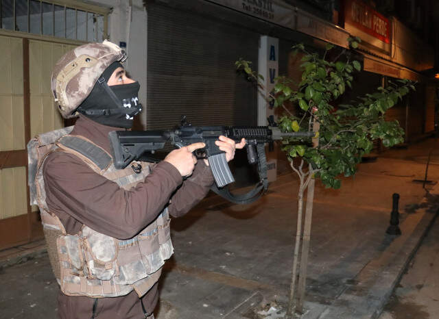 Furkan Vakfına Operasyon: Genel Başkan Alpaslan Kuytul Dahil 20 Kişi Gözaltında
