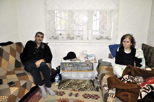 Sarhoş Adam, Kazma Sapıyla Yaşlı Komşusunu Öldüresiye Dövdü! O Anlar Kamerada