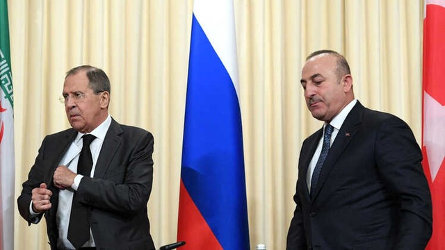 Soçi'deki Suriye Konferansının Açılışı Muhalif Grupların 'Bayrak' Tepkisi Nedeniyle Gecikiyor