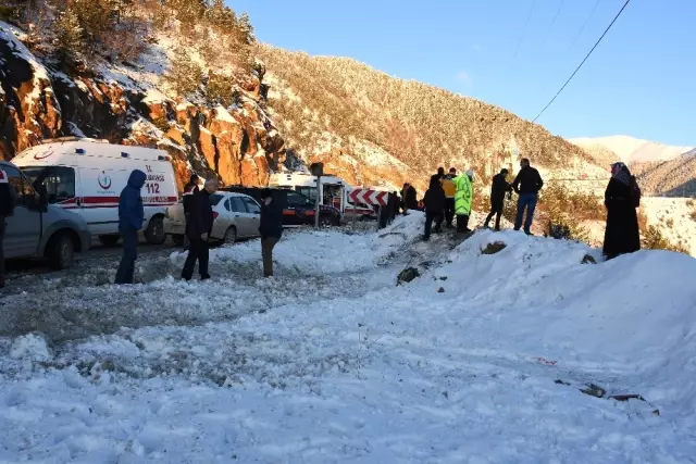 Zigana Dağı'nda Kamyonet Uçuruma Yuvarlandı: 1 Yaralı