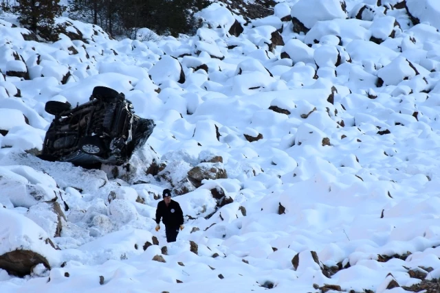 Zigana Dağı'nda Kamyonet Uçuruma Yuvarlandı: 1 Yaralı