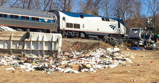 ABD'de Senatörleri Taşıyan Tren Kaza Yaptı: 1 Ölü, 3 Yaralı