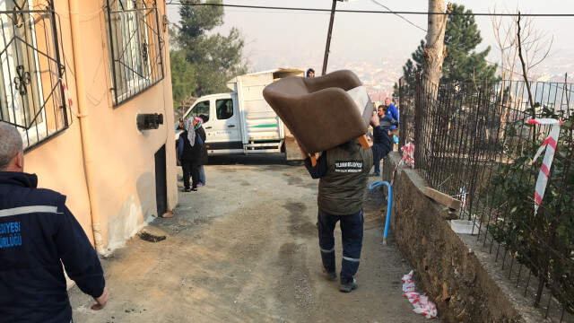 Bina İnşaatı Mahalleyi Çatlattı, Felaketin Boyutu Gün Ağarınca Ortaya Çıktı