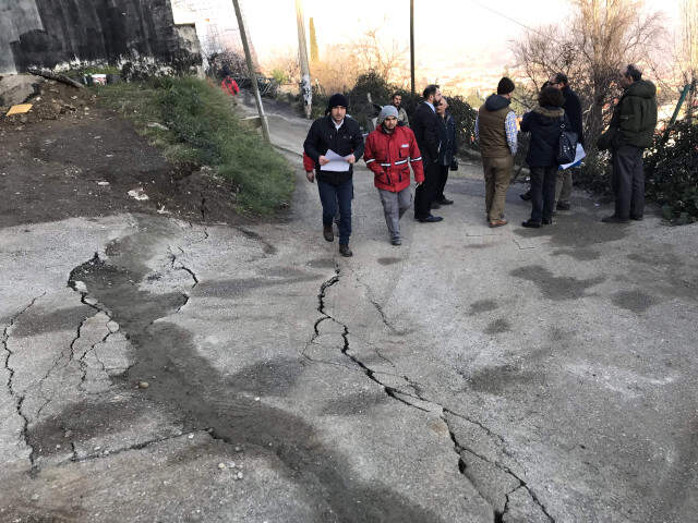 Bina İnşaatı Mahalleyi Çatlattı, Felaketin Boyutu Gün Ağarınca Ortaya Çıktı