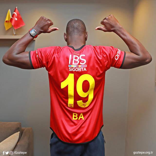 Göztepe, Demba Ba Transferini Resmen Açıkladı