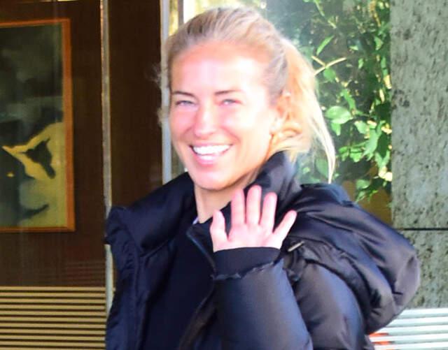 Sunucu Burcu Esmersoy, Makyajsız Yakalandı