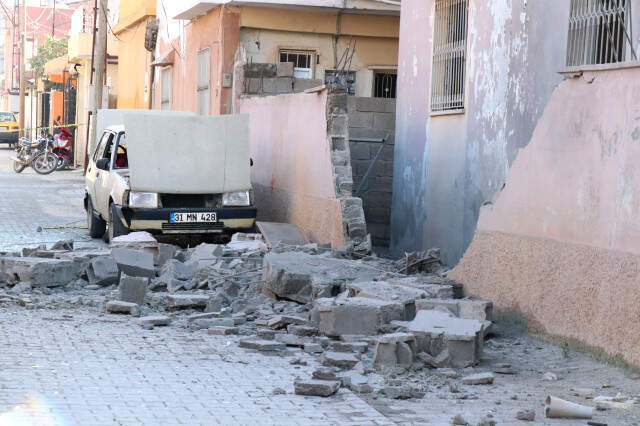 YPG'nin Afrin'den Ateşlediği 2 Roket Reyhanlı'ya Düştü, Biri Eve İsabet Etti: 1 Ölü, 1 Yaralı