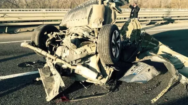 Karşı Yola Dalan Araç, Otomobille Kafa Kafaya Çarpıştı: 2 Ölü