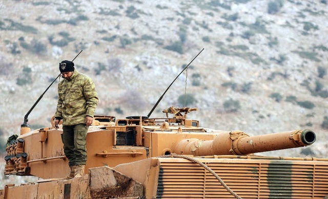 Üs Bölgesindeki Türk Tankları Böyle Fotoğraflandı