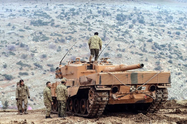 Üs Bölgesindeki Türk Tankları Böyle Fotoğraflandı