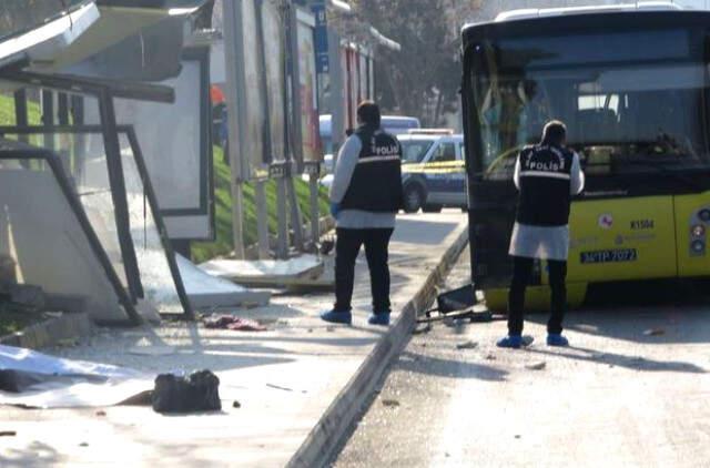 Üsküdar'da Feci Kaza! Yolcu Otobüsü Durağa Daldı: 3 Ölü, 5 Yaralı