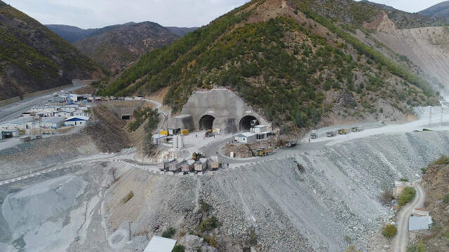 Zigana Tüneli'nde Çalışmalar Hızla Devam Ediyordu Zigana Tüneli'nde Çalışmalar Hızla Devam Ediyor