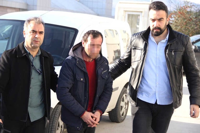 14 Yaşındaki Çocuğa, Çıplak Kız Fotoğraflarıyla <a class='keyword-sd' href='/tuzak/' title='Tuzak'>Tuzak</a> Kurdu, Yakalandı