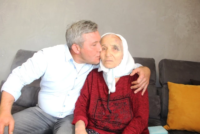 Antalya'da 80 Yaşındaki Kadını, Eski Gelini Sokak Ortasında Dövdü