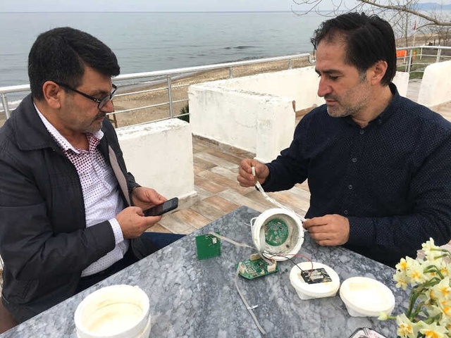 Deniz Kenarında Yürüyen Vatandaş, Esrarengiz Bir Cihaz Buldu! Üzerinde Rusça Harfler Var