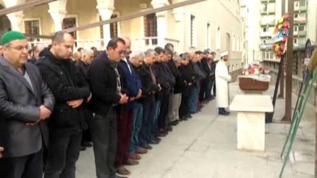 Minibüsün Altında Kalan Genç Kadın Yaşam Mücadelesini Kaybetti