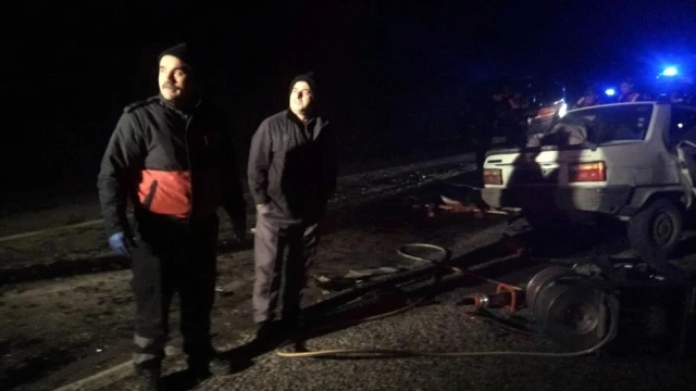 Çorum'da İki Otomobil Kafa Kafaya Çarpıştı: 3 Ölü, 1 Yaralı