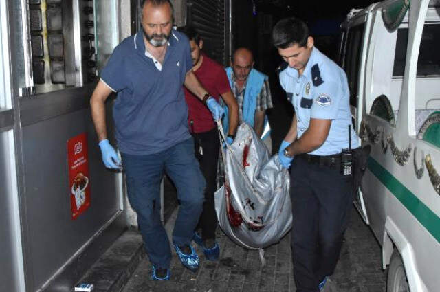 Eşi ve Arkadaşını Boğazlarını Keserek Öldüren Kocaya Müebbet