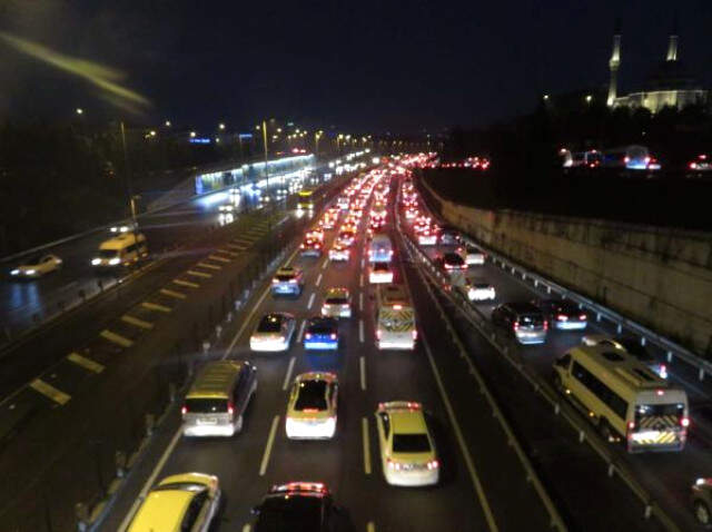 Yarıyıl Tatili Bitti, Trafik Yoğunluğu Arttı