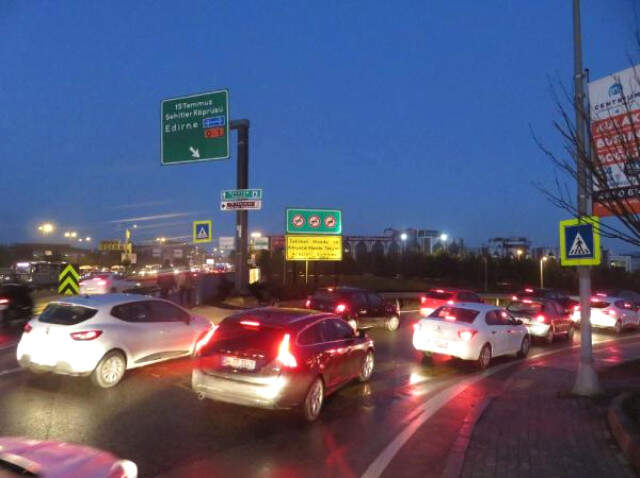 Yarıyıl Tatili Bitti, Trafik Yoğunluğu Arttı