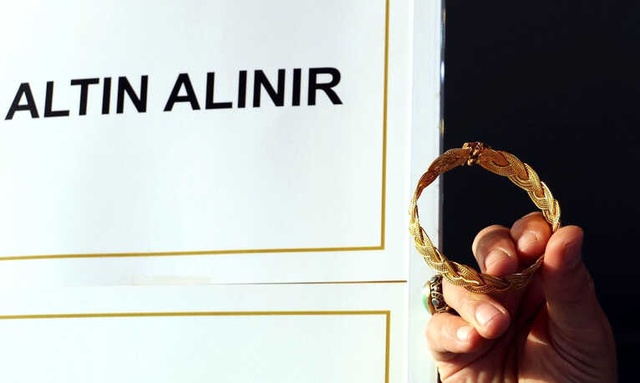 Kuyumcu Altının Sahte Olduğunu Anlayamadı, Binlerce Lira Zarar Etti