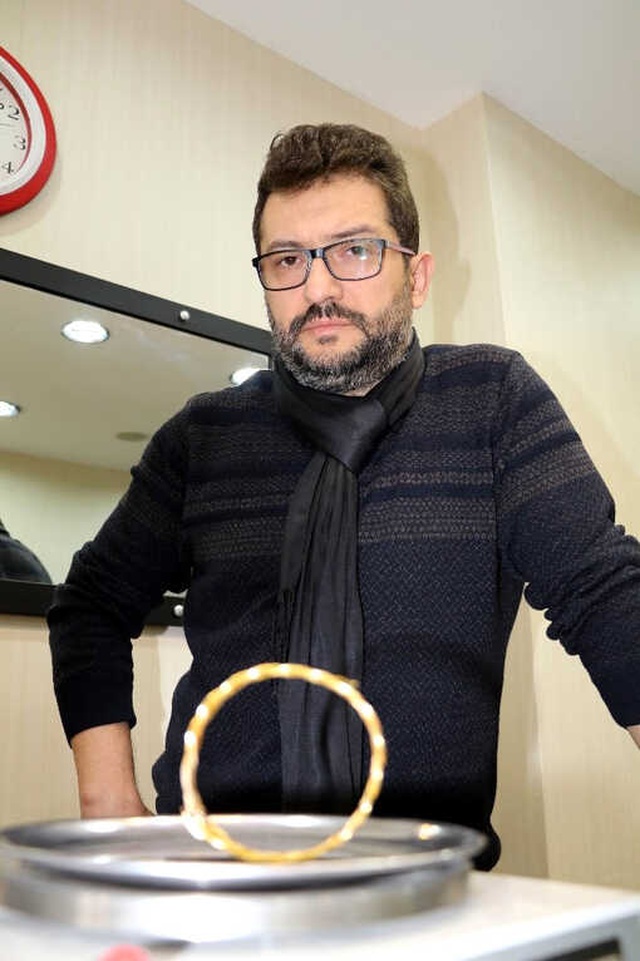 Kuyumcu Altının Sahte Olduğunu Anlayamadı, Binlerce Lira Zarar Etti